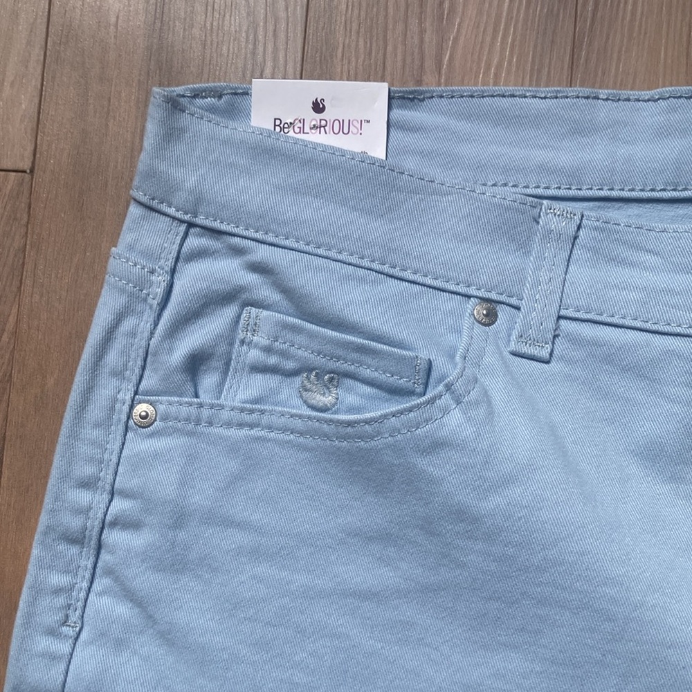 Gloria Vanderbilt Amanda denim short slimming panel blue breeze 22W - Picture 5 of 16